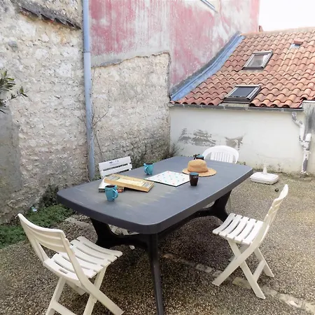 Palais Sur - Maison Mitoyenne - Cour Privee - Centre 别墅 滨海圣帕莱